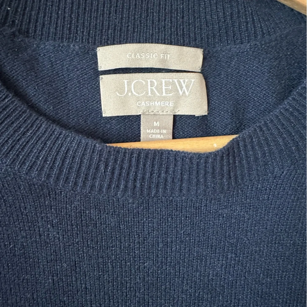 J. Crew Navy 100% Cashmere Classic Fit Crewneck Sweater Navy - Picture 4 of 4